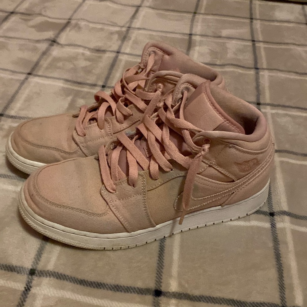Pink Jordan 1’s